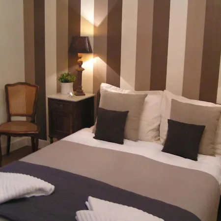 Petit Chateau Les Tourelles ベッド・アンド・ブレックファスト Rivage