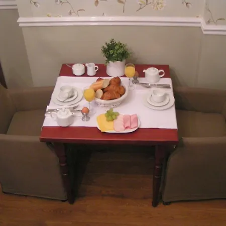 Alojamento de Acomodação e Pequeno-almoço Petit Chateau Les Tourelles *