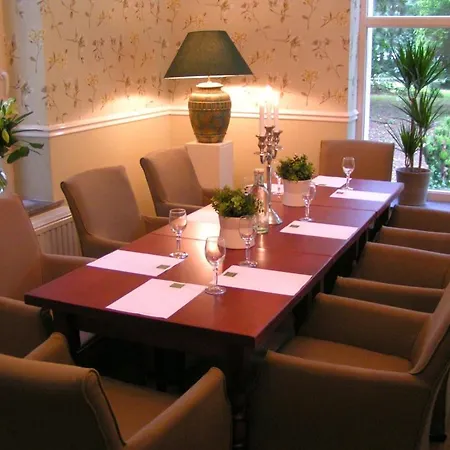 ベッド・アンド・ブレックファスト Petit Chateau Les Tourelles Rivage