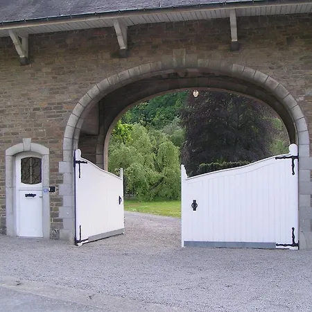 Petit Chateau Les Tourelles ベッド・アンド・ブレックファスト *